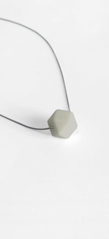 Anti-stress necklace _ Pastel gray