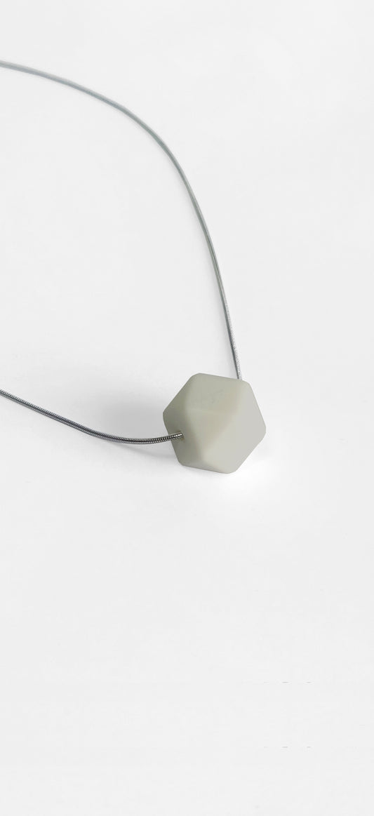 Anti-stress necklace _ Pastel gray